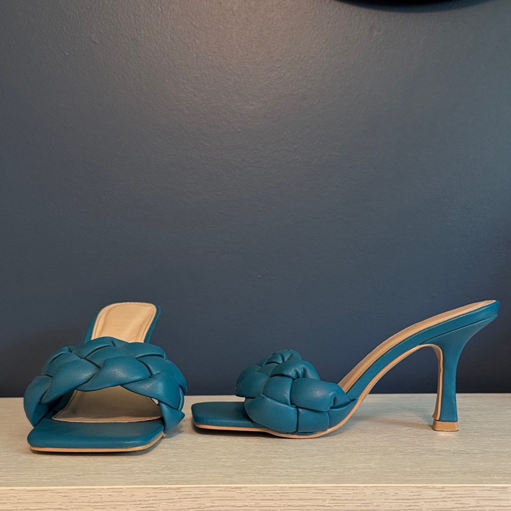 Chic Teal Braided Heels